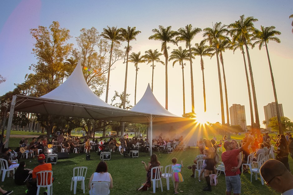 ‘Música ao Pôr do Sol’ encerra 1ª fase com show e troféus