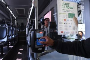 Ônibus começam a aceitar cartão de débito e crédito