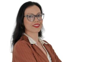 Dra. JULIANA DAMA