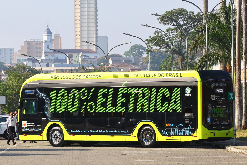 Linhas 200 e 211 já operam com veículos 100% elétricos